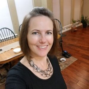 Meet your Posher, Connie